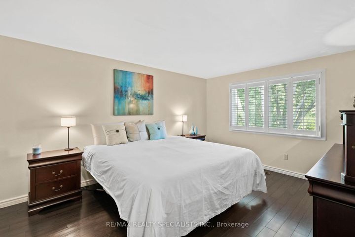 Photo 13 at 4250 Jefton Crescent, Erin Mills, Mississauga