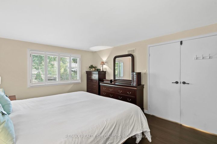 Photo 15 at 4250 Jefton Crescent, Erin Mills, Mississauga