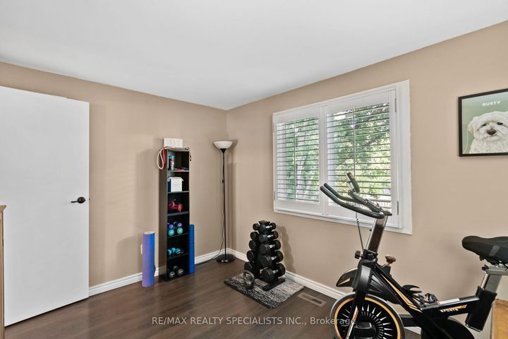 Photo 16 at 4250 Jefton Crescent, Erin Mills, Mississauga