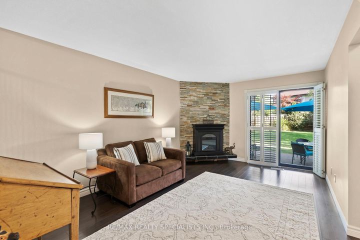 Photo 18 at 4250 Jefton Crescent, Erin Mills, Mississauga
