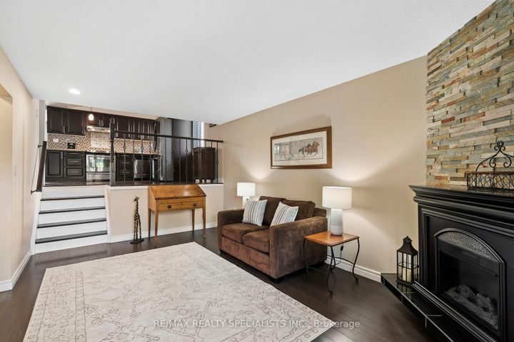 Photo 20 at 4250 Jefton Crescent, Erin Mills, Mississauga