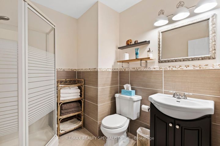 Photo 21 at 4250 Jefton Crescent, Erin Mills, Mississauga