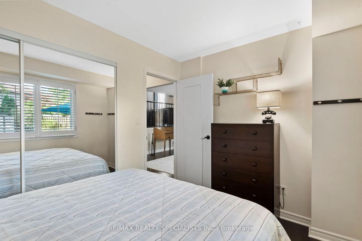 Photo 24 at 4250 Jefton Crescent, Erin Mills, Mississauga