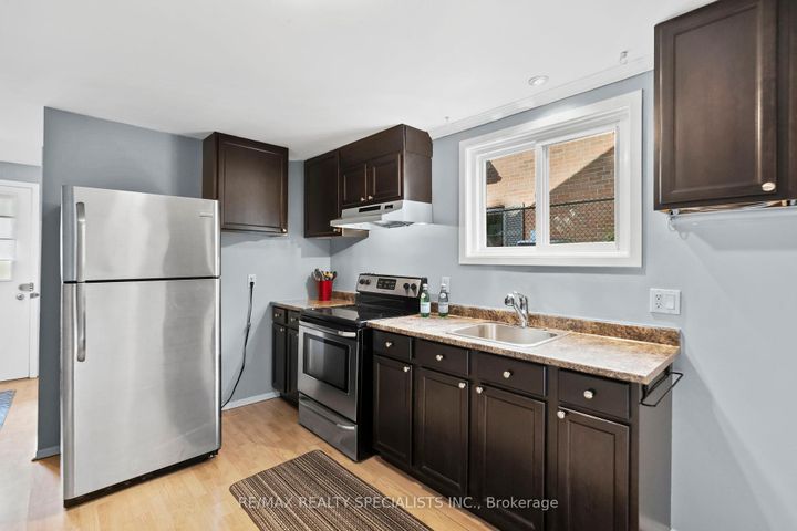 Photo 26 at 4250 Jefton Crescent, Erin Mills, Mississauga