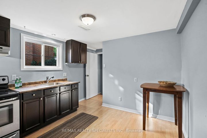 Photo 27 at 4250 Jefton Crescent, Erin Mills, Mississauga