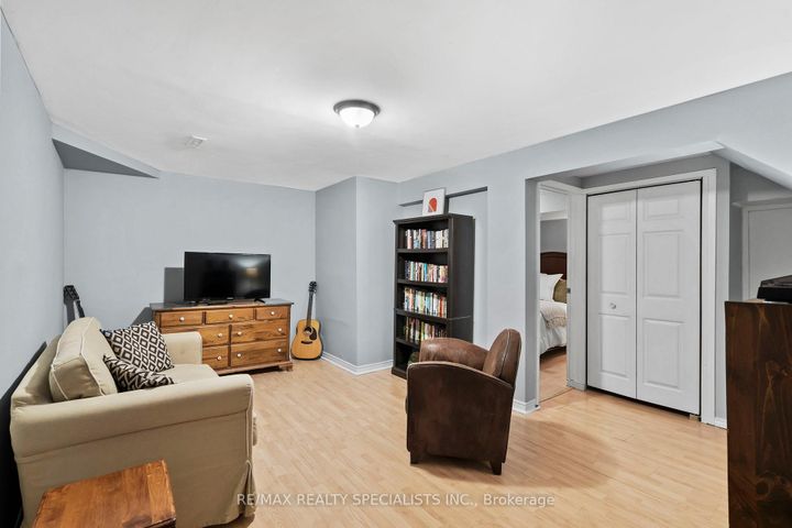 Photo 28 at 4250 Jefton Crescent, Erin Mills, Mississauga