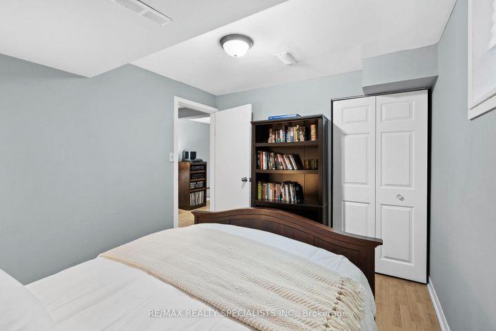 Photo 31 at 4250 Jefton Crescent, Erin Mills, Mississauga