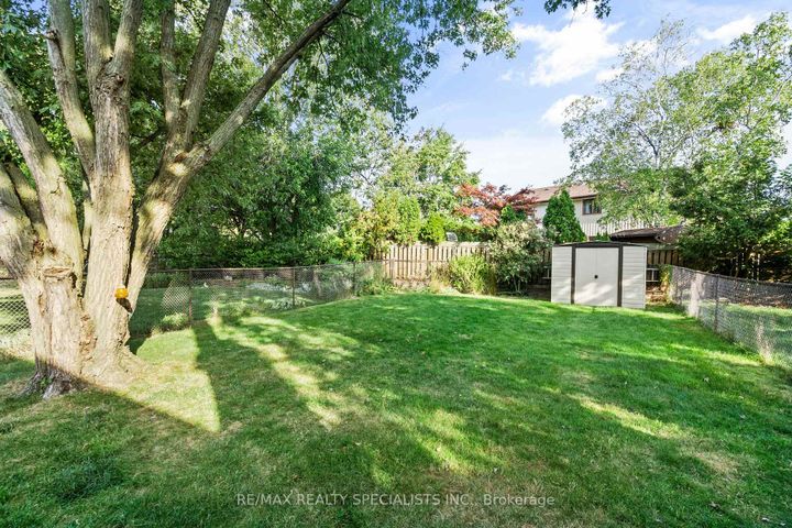 Photo 37 at 4250 Jefton Crescent, Erin Mills, Mississauga
