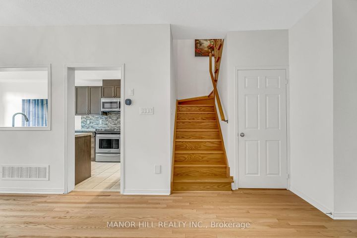 Photo 19 at 58 Big Hill Crescent, Patterson, Vaughan