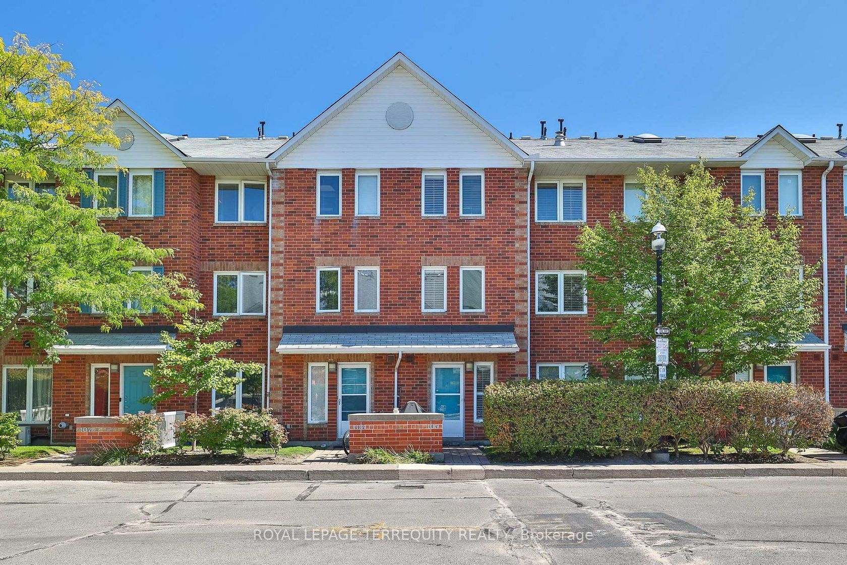105 - 900 Steeles Avenue W, Lakeview Estates, Vaughan 
