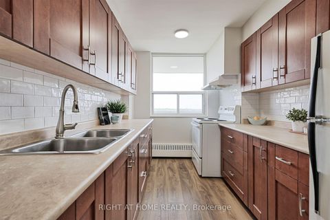 Photo 13 at 812 - 235 Grandravine Drive, Jane Heights, Toronto