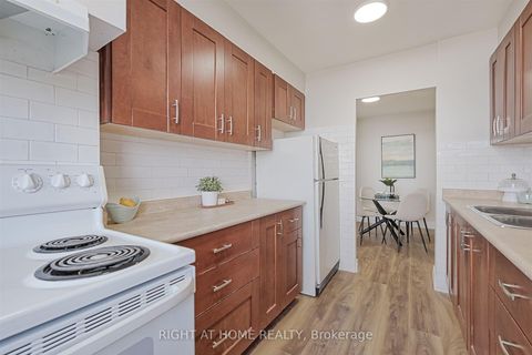 Photo 14 at 812 - 235 Grandravine Drive, Jane Heights, Toronto