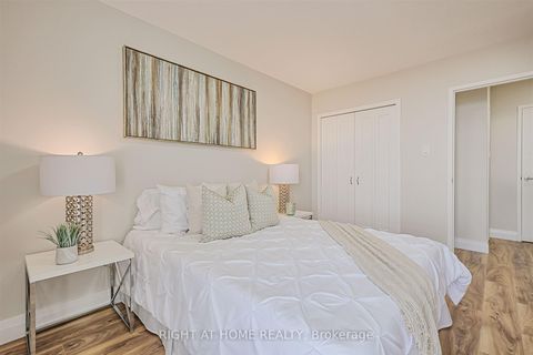 Photo 16 at 812 - 235 Grandravine Drive, Jane Heights, Toronto