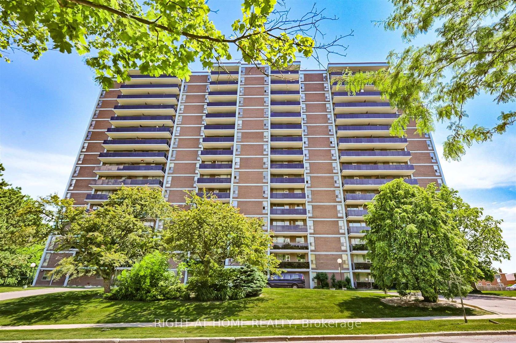 812 - 235 Grandravine Drive, Jane Heights, Toronto 