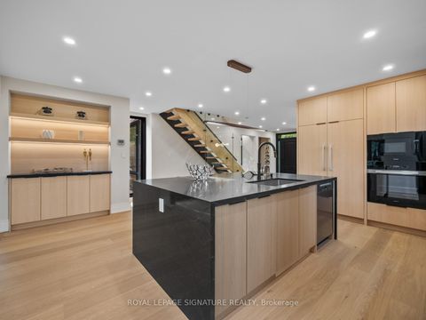 Photo 12 at 137 Cheltenham Avenue, York Mills, Toronto