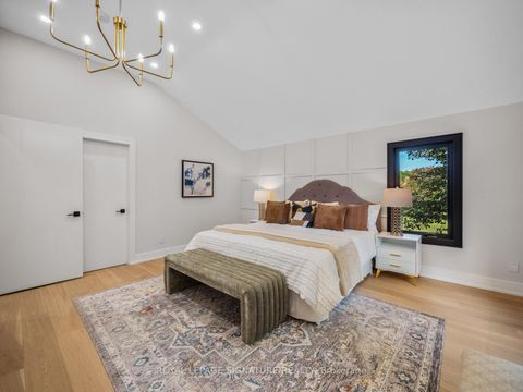 Photo 22 at 137 Cheltenham Avenue, York Mills, Toronto