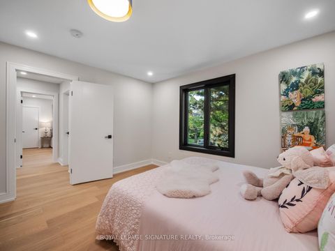 Photo 32 at 137 Cheltenham Avenue, York Mills, Toronto