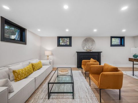 Photo 35 at 137 Cheltenham Avenue, York Mills, Toronto