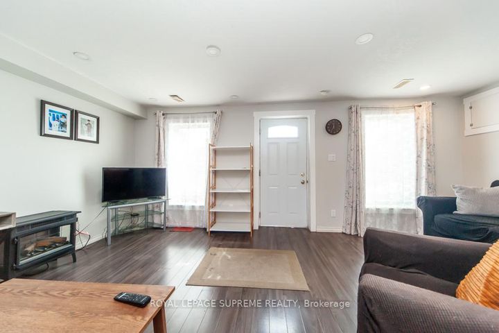 Photo 3 at 13 Robins Avenue, Crown Point, Hamilton