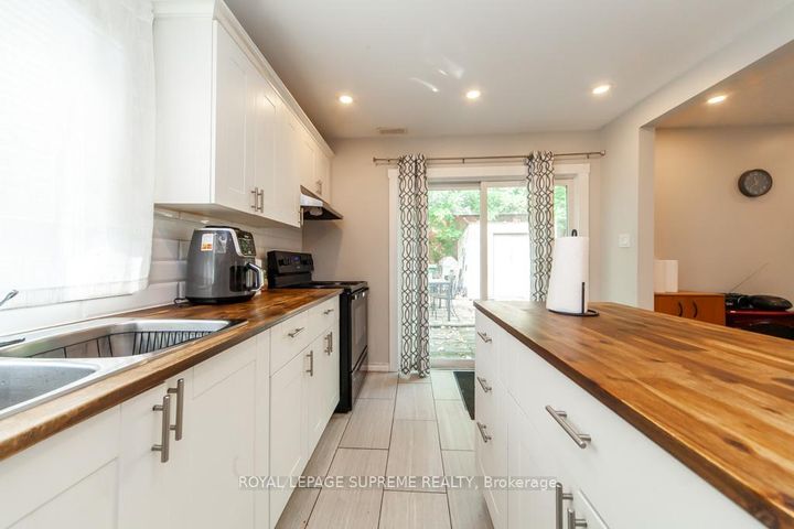 Photo 13 at 13 Robins Avenue, Crown Point, Hamilton