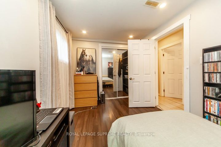 Photo 17 at 13 Robins Avenue, Crown Point, Hamilton
