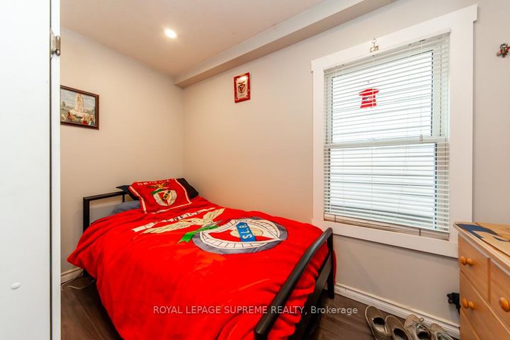 Photo 18 at 13 Robins Avenue, Crown Point, Hamilton