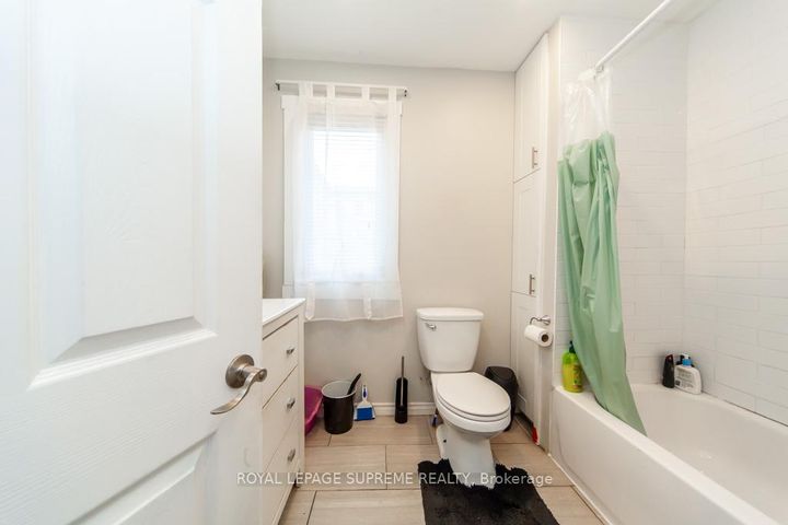 Photo 19 at 13 Robins Avenue, Crown Point, Hamilton
