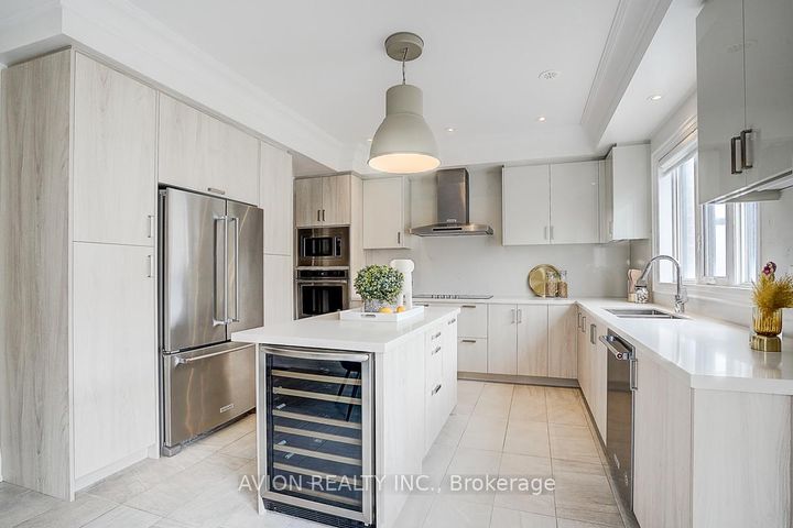 Photo 16 at 15 Gandhi Lane, Commerce Valley, Markham