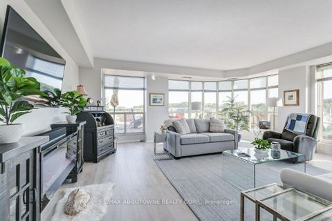 Photo 3 at 519 - 2511 Lakeshore Road W, BR Bronte, Oakville