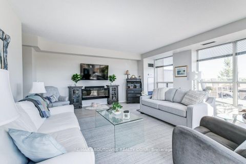 Photo 6 at 519 - 2511 Lakeshore Road W, BR Bronte, Oakville