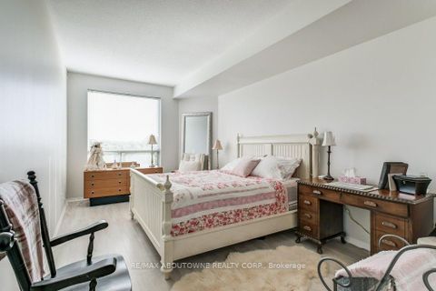 Photo 15 at 519 - 2511 Lakeshore Road W, BR Bronte, Oakville