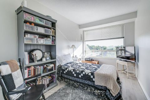 Photo 19 at 519 - 2511 Lakeshore Road W, BR Bronte, Oakville