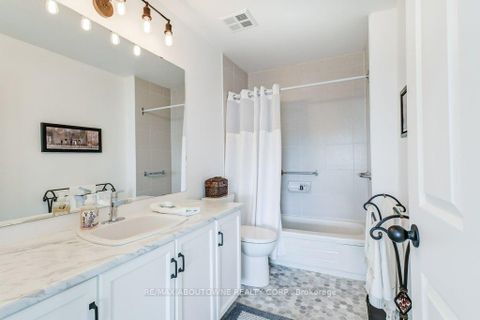Photo 20 at 519 - 2511 Lakeshore Road W, BR Bronte, Oakville
