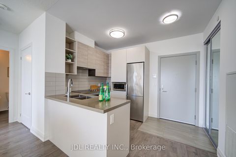 Photo 11 at 803 - 398 Highway 7, Doncrest, Richmond Hill