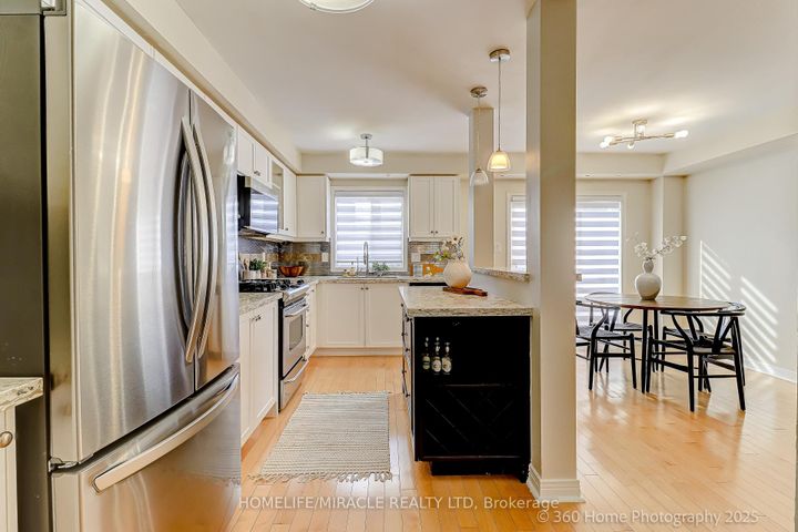 Photo 10 at 113 Wilkes Crescent, Birchmount, Toronto