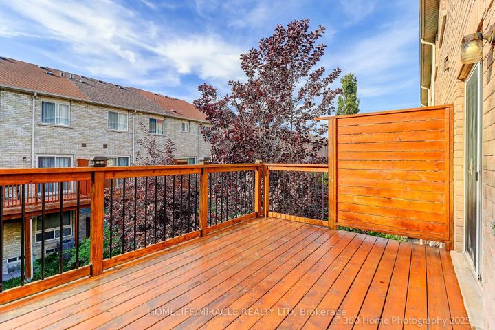 Photo 13 at 113 Wilkes Crescent, Birchmount, Toronto