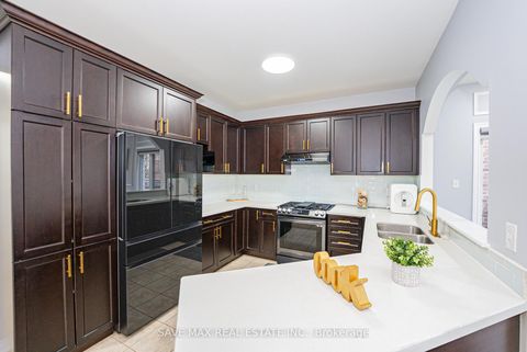Photo 11 at 113 Sharplin Drive, South East, Ajax