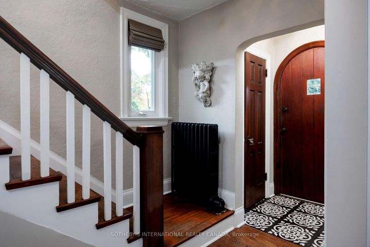 Photo 3 at 797 Clarkson Road S, Clarkson, Mississauga