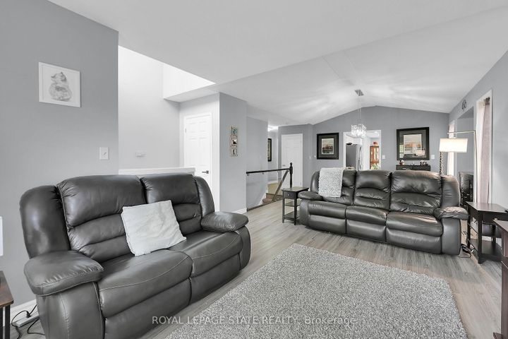 Photo 7 at 171 Gatestone Drive, Stoney Creek Mountain, Hamilton