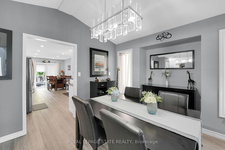 Photo 10 at 171 Gatestone Drive, Stoney Creek Mountain, Hamilton