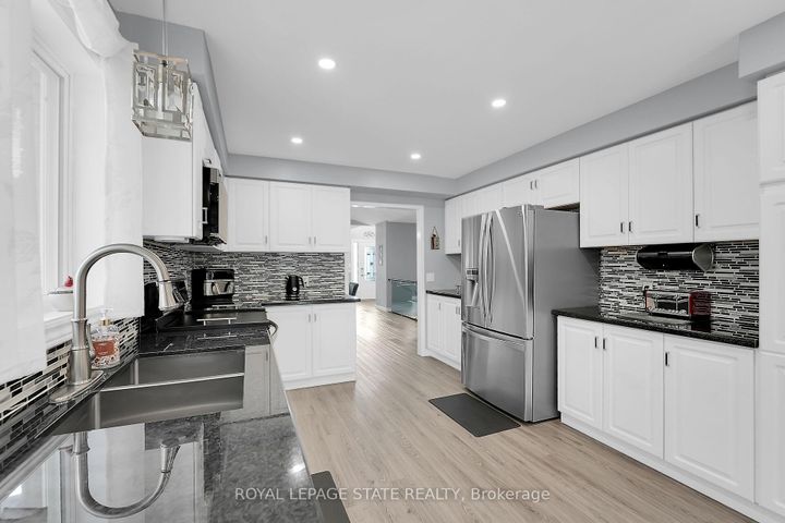 Photo 14 at 171 Gatestone Drive, Stoney Creek Mountain, Hamilton