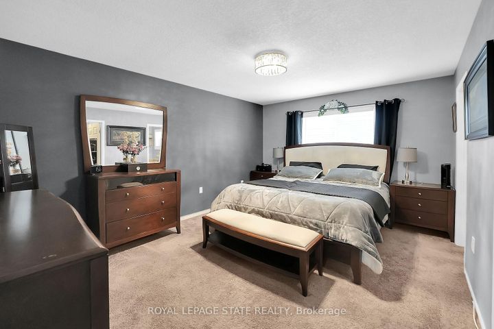 Photo 18 at 171 Gatestone Drive, Stoney Creek Mountain, Hamilton