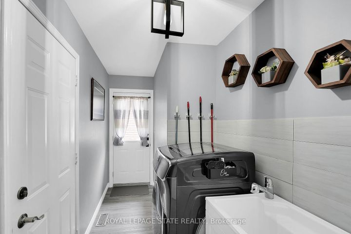 Photo 23 at 171 Gatestone Drive, Stoney Creek Mountain, Hamilton
