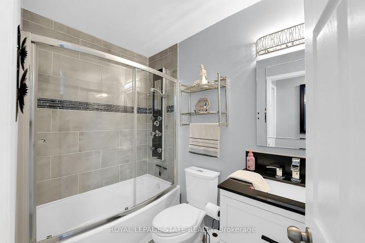 Photo 24 at 171 Gatestone Drive, Stoney Creek Mountain, Hamilton