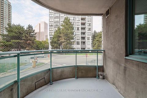 Photo 8 at 200 - 28 Pemberton Avenue, Newtonbrook East, Toronto