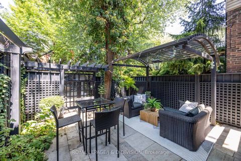 Photo 36 at 36 Boswell Avenue, Annex, Toronto