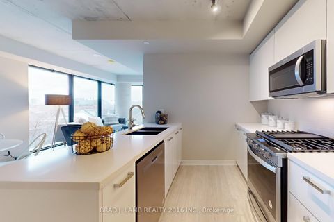 Photo 10 at 318 - 195 McCaul Street, Chinatown, Toronto