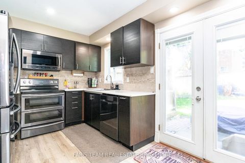 Photo 4 at 72 Livingstone Street W, West Bayfield, Barrie
