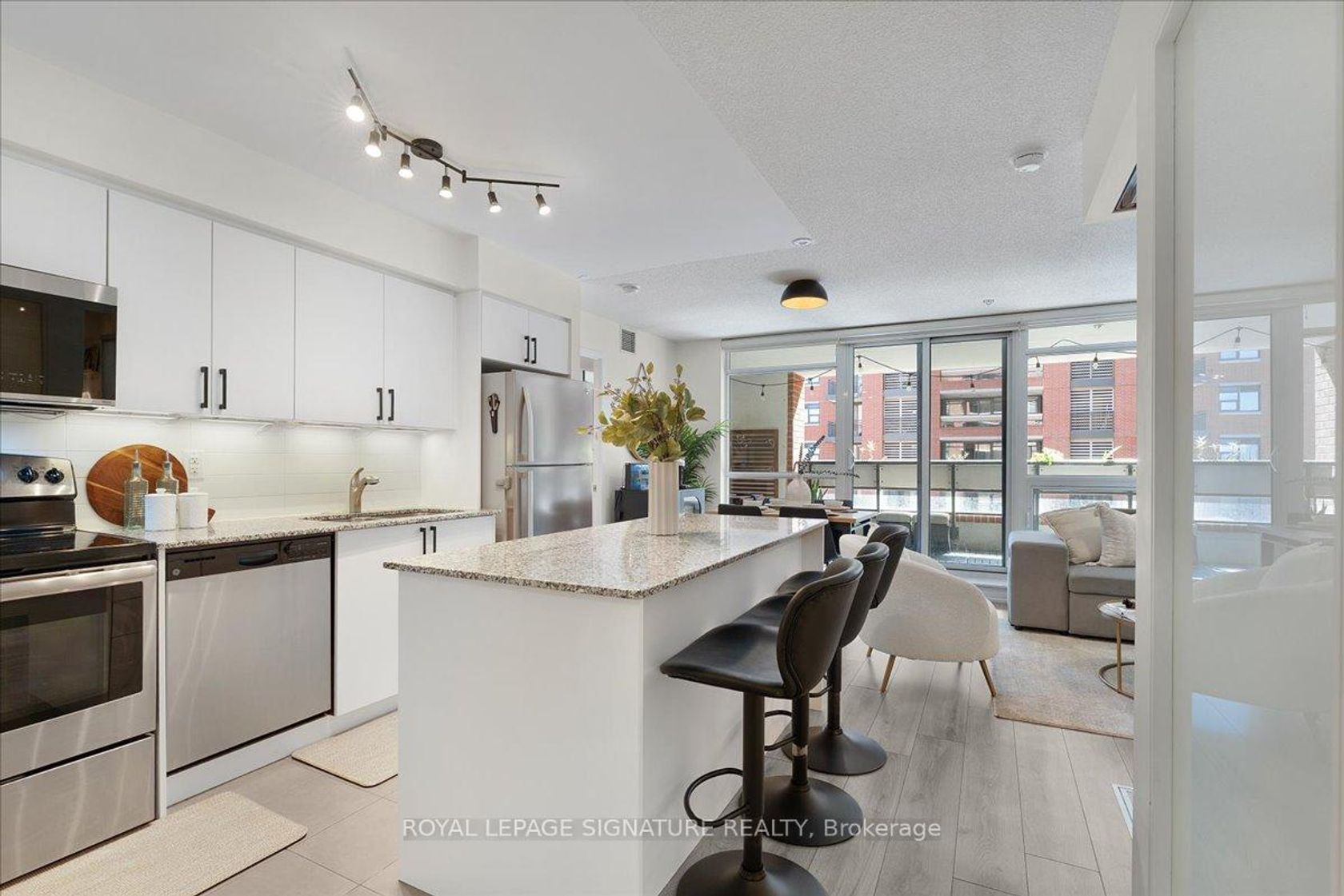 320 - 830 Lawrence Avenue W, Glen Park, Toronto 