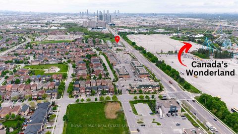 Photo 37 at 13 - 9621 Jane Street, Maple, Vaughan